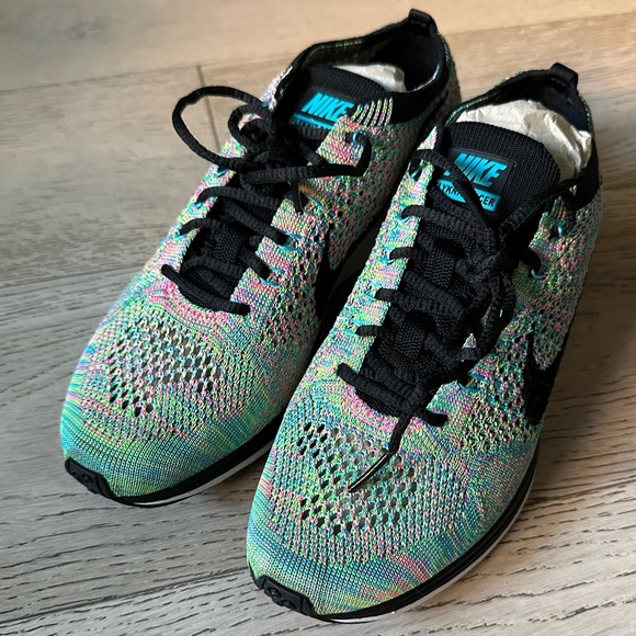 flyknit racers multicolor